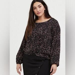 Torrid Challis Twist Front Paisley Black White Print Long Sleeve Crewneck Top